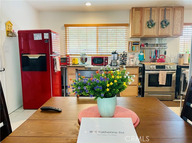 806 Katherine Rd photo 2