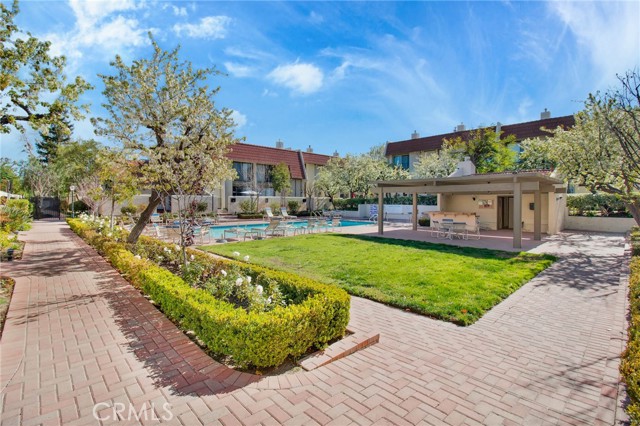 22311 Erwin Street photo 5