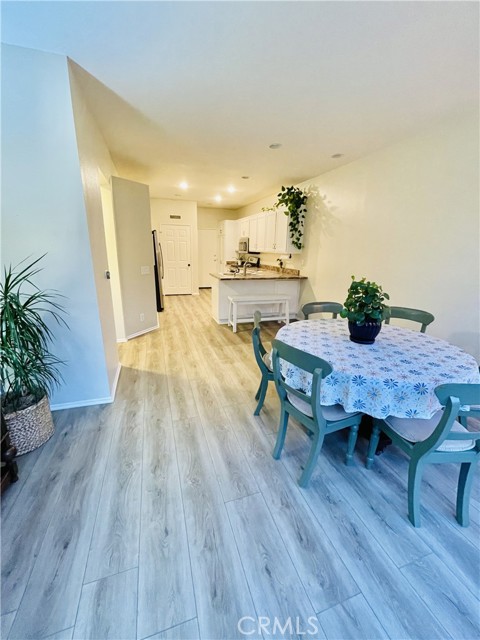 Kitchen dining area