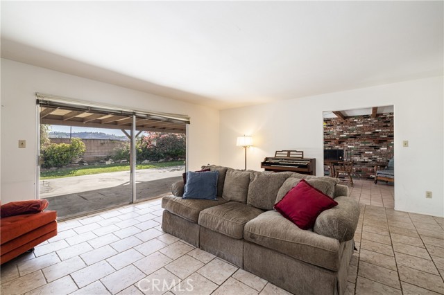 Living room viewing toward backyard