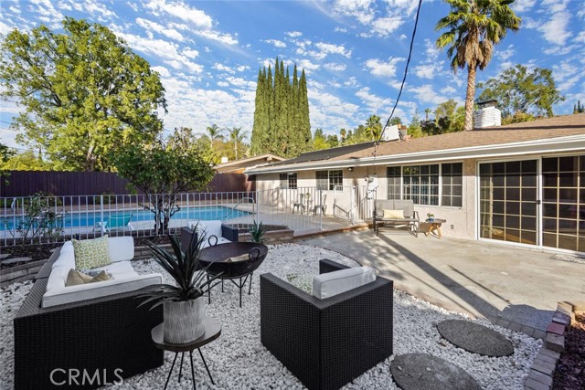 Detail Gallery Image 1 of 1 For 5661 Kelvin Ave, Woodland Hills,  CA 91367 - 4 Beds | 2 Baths