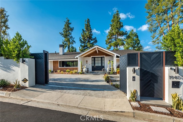 Photo of 19407 Shenango Drive, Tarzana, CA 91356