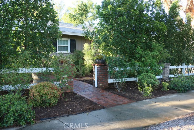 20601 Devonshire Street photo 3
