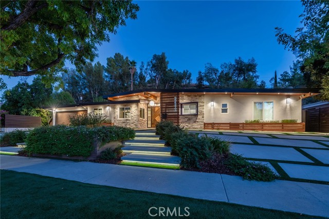 22312 TIARA Street photo 1