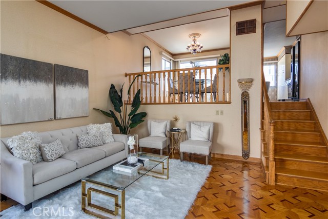 5455 Sylmar Avenue, 1003 photo 6