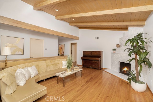 4857 Beeman Avenue photo 7