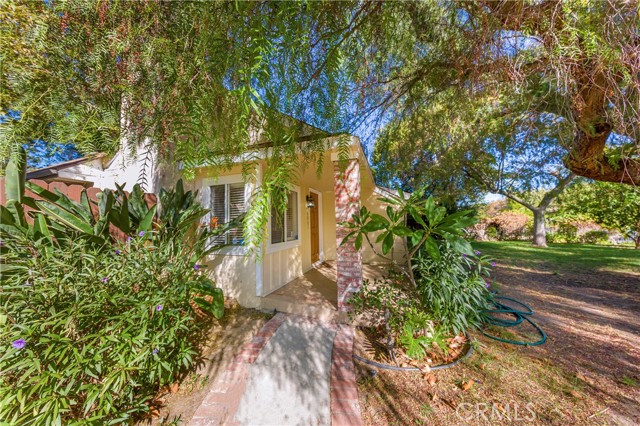6001 Corbin Avenue photo 7