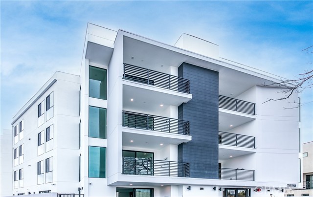 Detail Gallery Image 8 of 8 For 11500 Emelita St #102,  North Hollywood,  CA 91601 - 2 Beds | 2 Baths