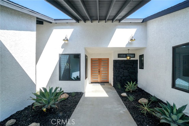 18601 Citronia Street photo 4