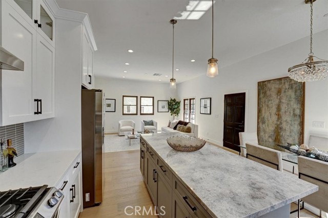 14153 Archwood Street photo 3
