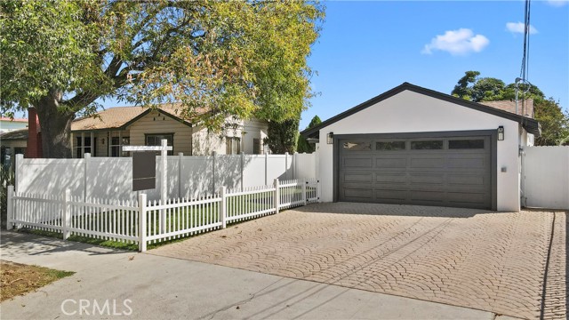 7532 Jamieson Avenue photo 1