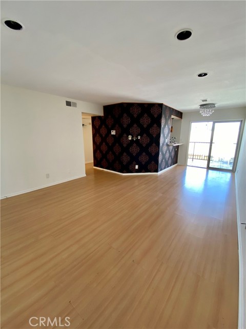 7641 Reseda Boulevard, 125-Z photo 3