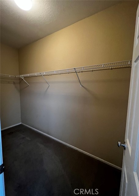 Main bedroom's Walk-in closet.