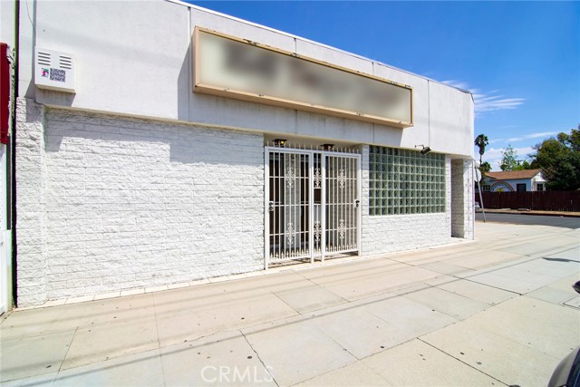 13637 Burbank Boulevard photo 4