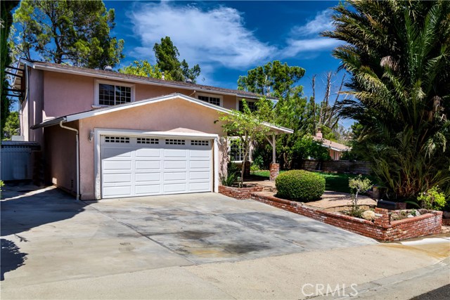 Photo of 26237 RIDGE VALE Drive, Newhall, CA 91321