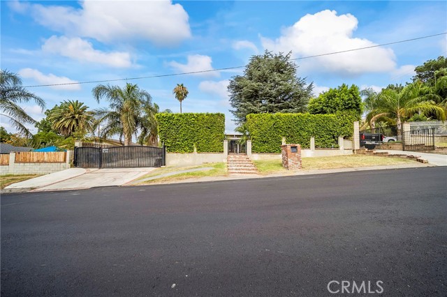 13151 Sayre Street photo 4