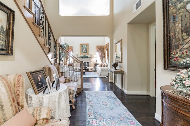 FOYER STAIRWAY