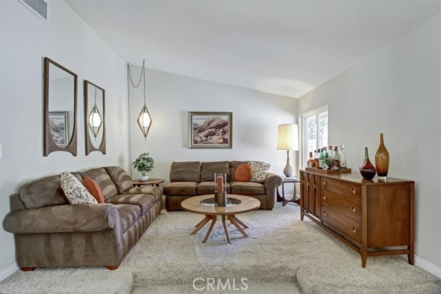 10200 Larwin Avenue, 6 photo 7