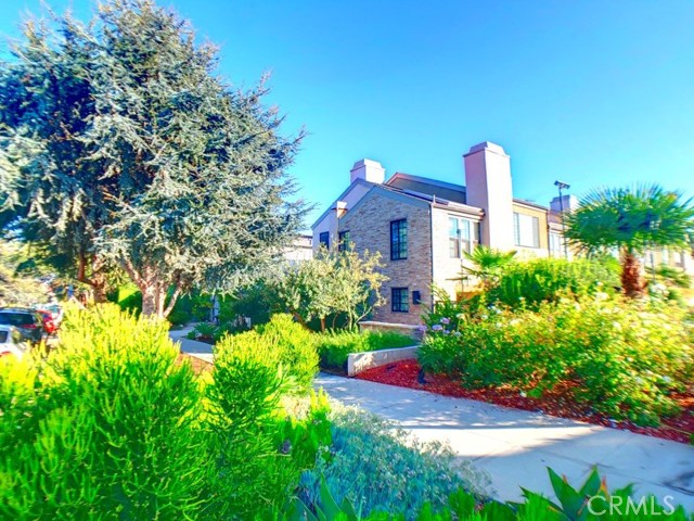 818 15th Street 1 Santa Monica, California Don't miss your opportunity to call this three-level large town house your next home. First level includes the guest bathroom, living/dining rooms, and kitchen with stainless steel appliances. The kitchen and dining room open up to a wrap-around patio that's perfect for entertaining. Second level contains a loft/room with a sky light which can be used as a third room or office. Third level includes the second bedroom with its own bathroom, master bedroom and master bathroom with separate shower and tub. The unit comes with an enclosed two-car garage. This bright home is just steps away from the Whole Foods and trendy retail shops, coffee shops, and restaurants.
