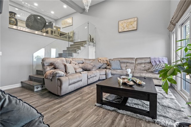 10480 Sunland Boulevard, 22 photo 3