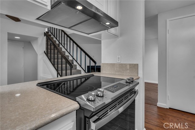 18411 Hatteras Street, 120 photo 4