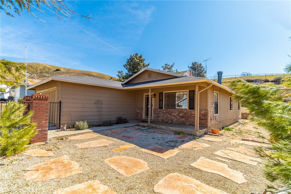 42924 Leadhill Drive, Lake Hughes, CA 93532