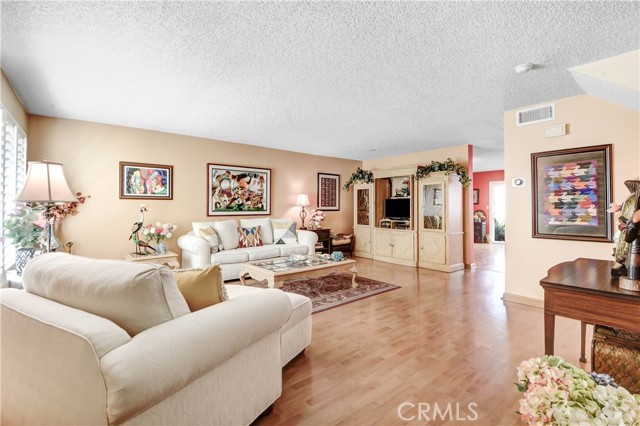 9749 Reseda Boulevard, 19 photo 3