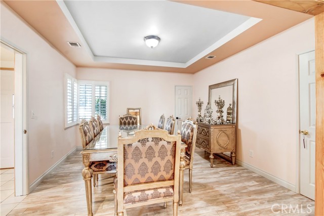 11522 Amestoy Avenue photo 4