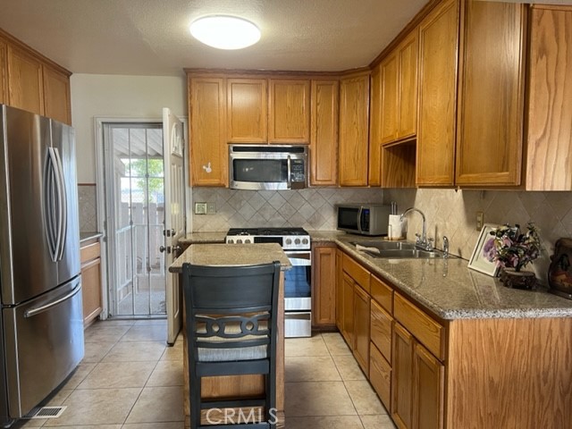 12401 Filmore Street, 814 photo 2
