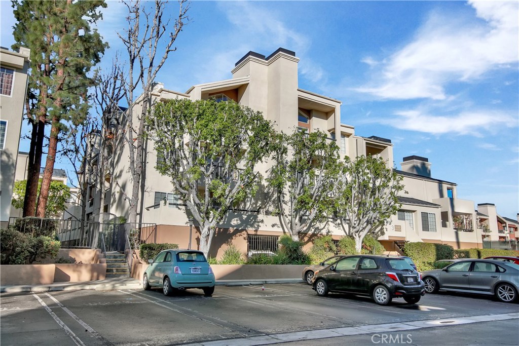 Residential for sale in Woodland Hills, California, SR21015667