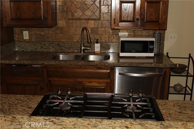 20954 Parthenia Street, 3 photo 6