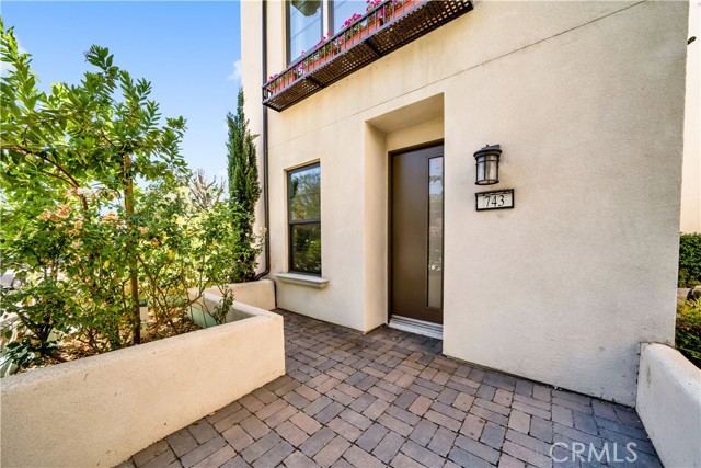 Image 3 for 746 Talbot Ln, Los Angeles, CA 90026