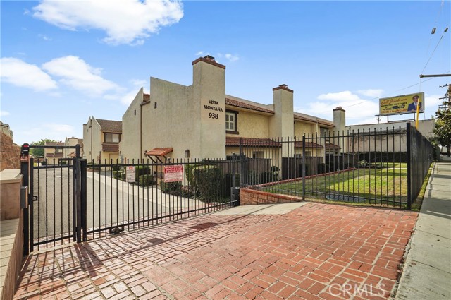 Driveway & Pedestrian Gate