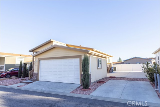 15455 Glenoaks Boulevard, 580 photo 2