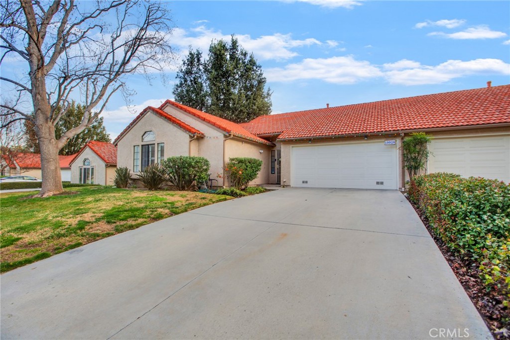 19928 Avenue of the Oaks, Newhall, CA 91321