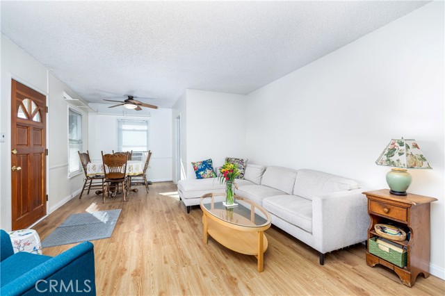 17251 Kittridge Street photo 6