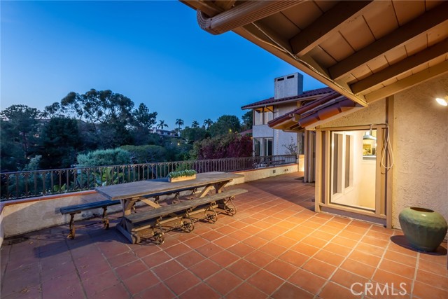 1103 Via Curva, Palos Verdes Estates, California 90274, 4 Bedrooms Bedrooms, ,5 BathroomsBathrooms,Residential,Sold,Via Curva,SR22096388