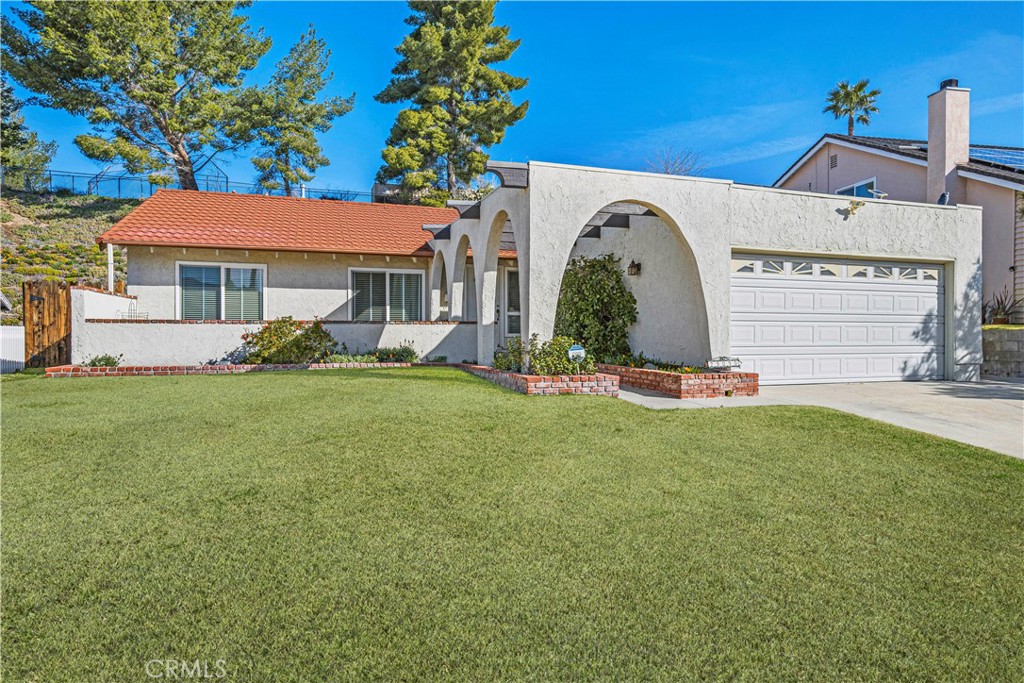 29090 Lillyglen Drive, Canyon Country, CA 91387