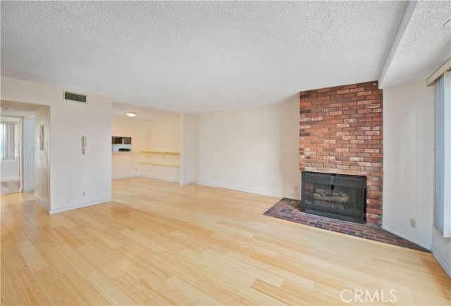 8744 Darby Avenue, 3 photo 2