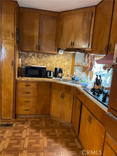 8100 Foothill Boulevard, 38 photo 6