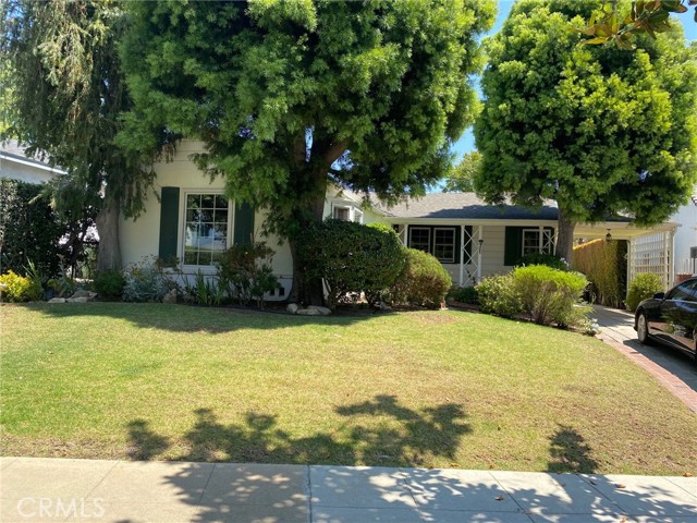 172 N Gretna Green Way Brentwood, California cute ranch rustic 2 bedroom 1 bath home located in brentwood south of sunset in a most desirable location. property is a fixer and great potential for investors.