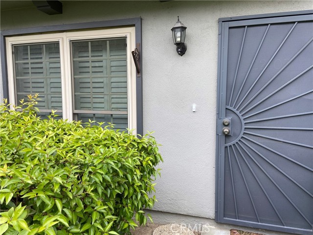 22103 Oxnard Street photo 2