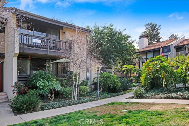 21821 Burbank Boulevard, 138 photo 2