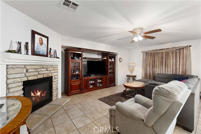 Detail Gallery Image 13 of 39 For 45443 36th St, Lancaster,  CA 93535 - 4 Beds | 2 Baths