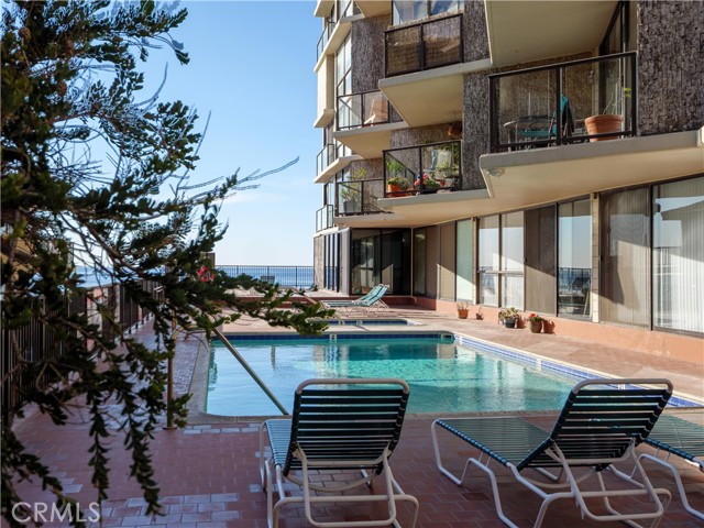 531 Esplanade, Redondo Beach, California 90277, 2 Bedrooms Bedrooms, ,1 BathroomBathrooms,Residential,Sold,Esplanade,SR22028653