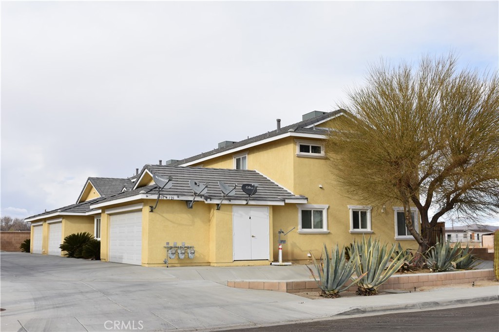 1933 Marie Avenue