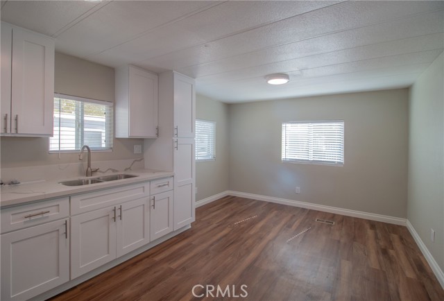 Detail Gallery Image 2 of 9 For 45131 28th St #7,  Lancaster,  CA 93535 - 1 Beds | 1 Baths