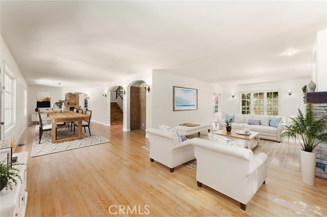 14208 Chandler Boulevard photo 4