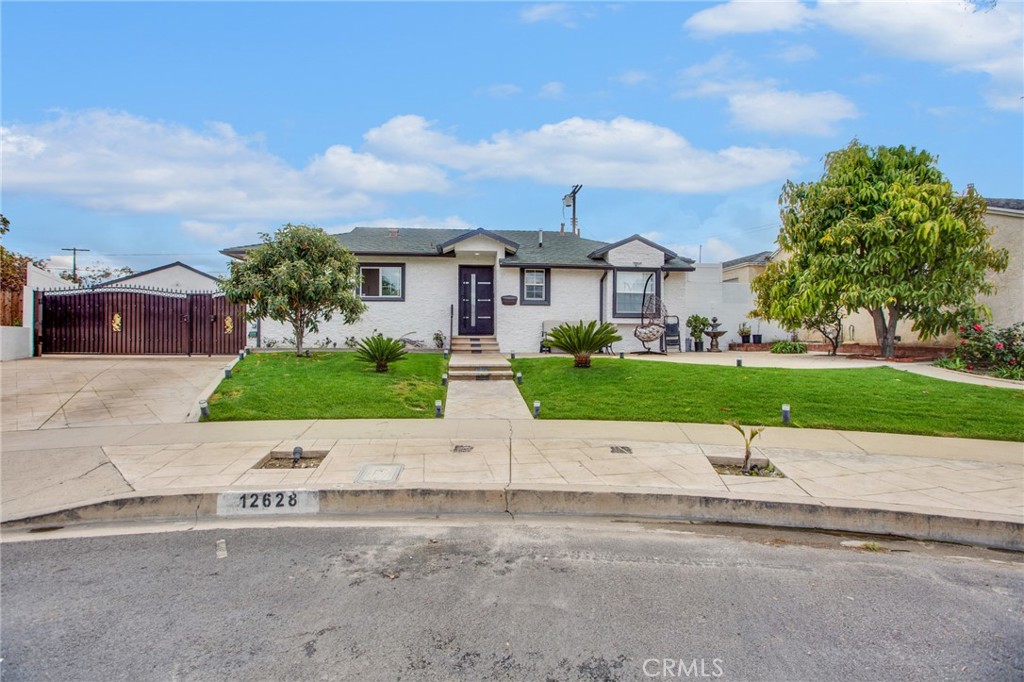 12628 Stagg Street, North Hollywood, CA 91605
