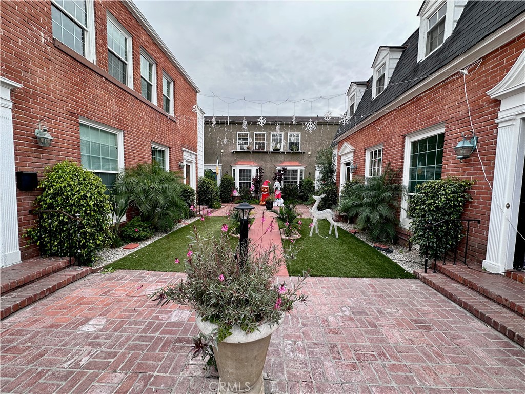 1762 Las Palmas Avenue, Los Angeles, CA 90028